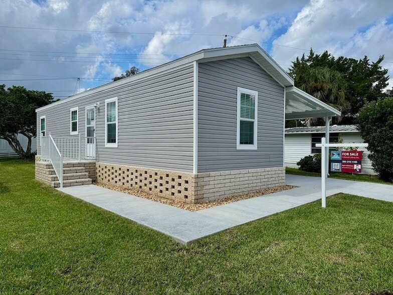 Photo - 887 E Colonial Cir