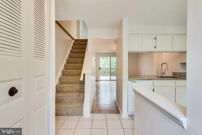 Foto del edificio - 2841 Shepperton Terrace