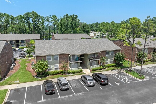 Building Photo - 3737 Loretto Rd
