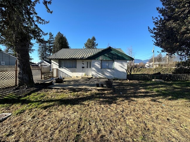 Building Photo - 8859 Nowell St