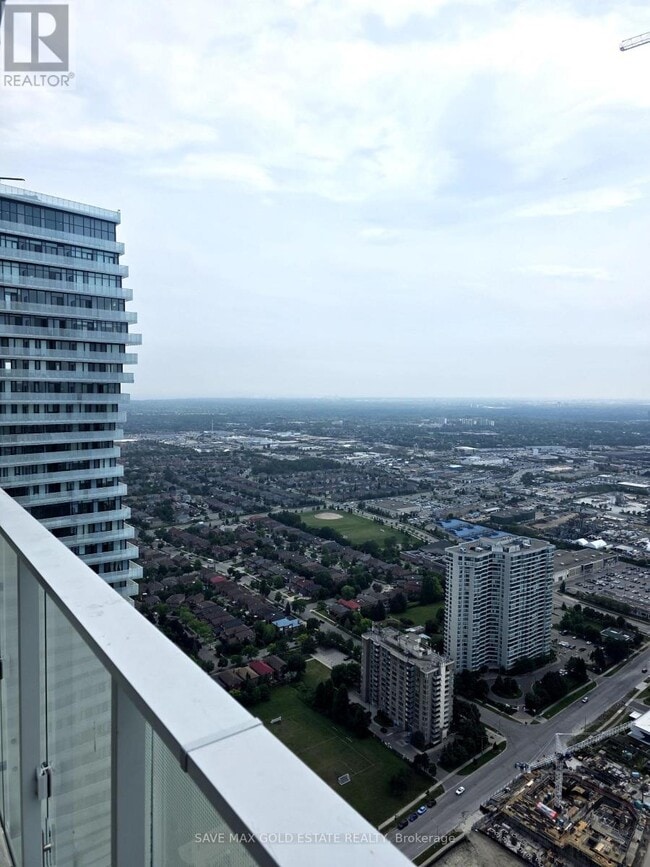 Building Photo - 3900-3900 Confederation Pkwy