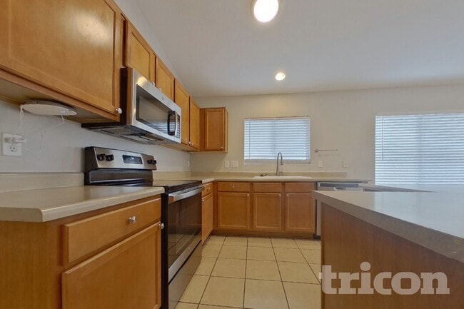 Building Photo - 22371 W Solano Dr
