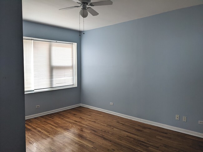 Building Photo - 4915 N Avers Ave