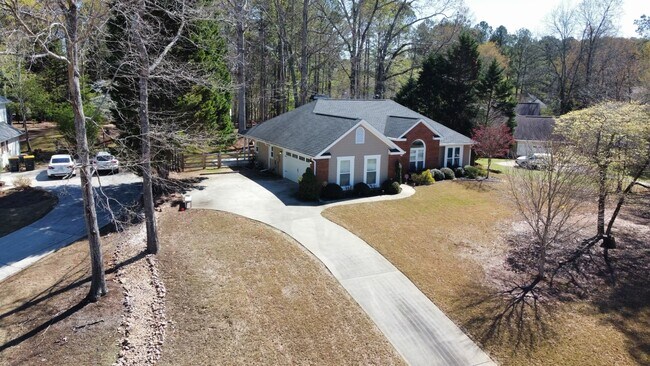 Building Photo - 110 Inland Cir