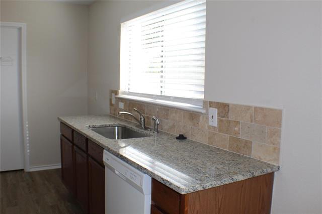 Foto del edificio - 12009 Rosedown Ln
