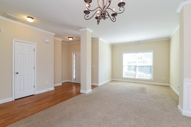 Building Photo - 738 Austin Creek Dr