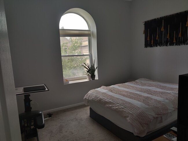 Second bedroom - 1222 E 64th St