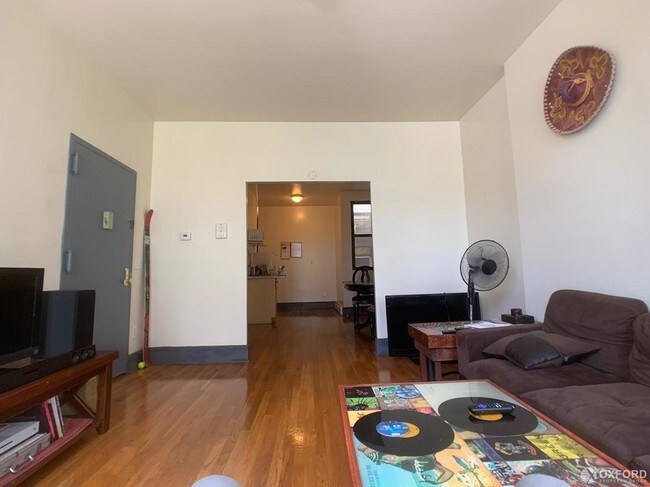 Foto del edificio - 379 W 125th St