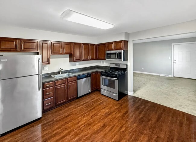 Building Photo - 1420 S 14th St