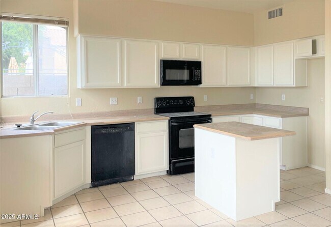 Foto del edificio - 1529 E South Fork Dr