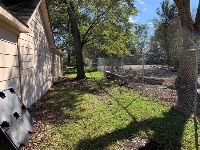 Building Photo - 7356 Cayton St