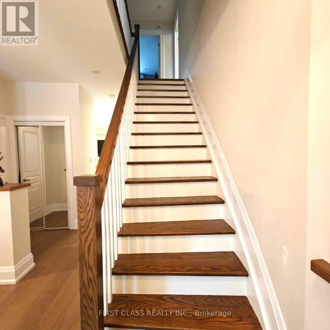 Building Photo - 3430 Hayhurst Crescent