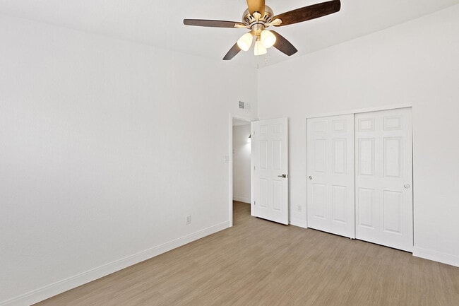 Building Photo - 6825 N 81st Ln