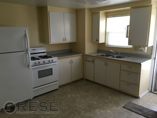 Foto del edificio - West Jordan Duplex w carport AVAILABLE NOW!!
