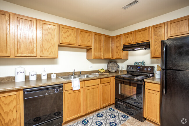 2BR, 1BA - 925 SF - Wheatland Condos