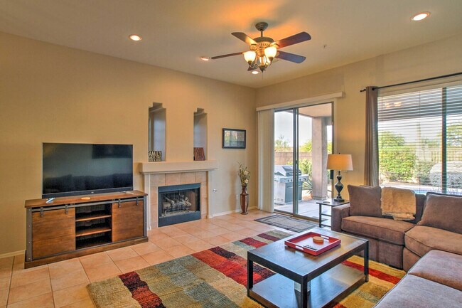 Foto del edificio - 10342 E Tierra Buena Ln