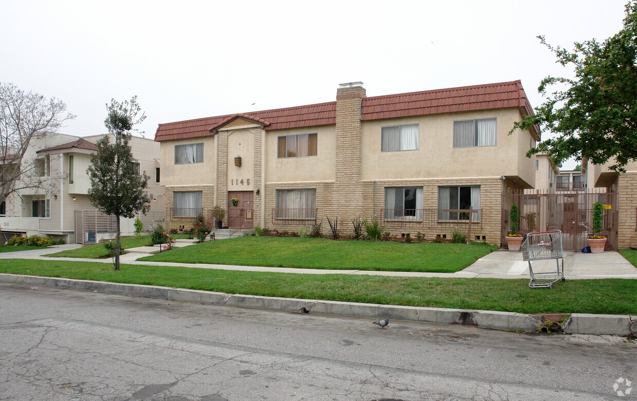 Foto del edificio - 1145 Thompson Ave