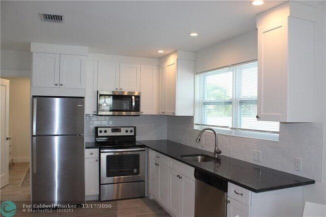 Building Photo - 4312 Sea Grape Dr