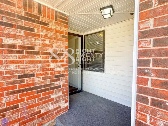 Foto del edificio - NICE 3 BED/1.5 BATH ON QUIET CUL-DE-SAC IN...