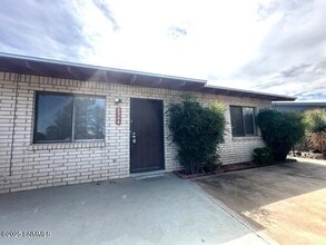 Building Photo - 2344 Saturn Cir