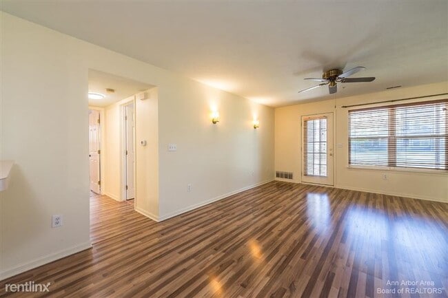 Foto del edificio - 1381 Millbrook Trail