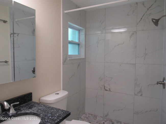 Foto del edificio - 311 Taylor Ave