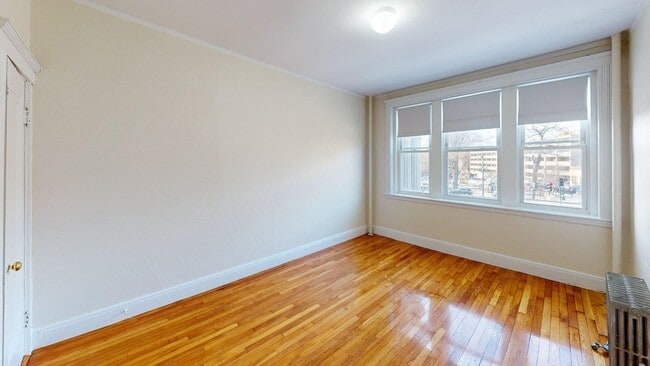 Foto del edificio - 1800 Commonwealth Ave