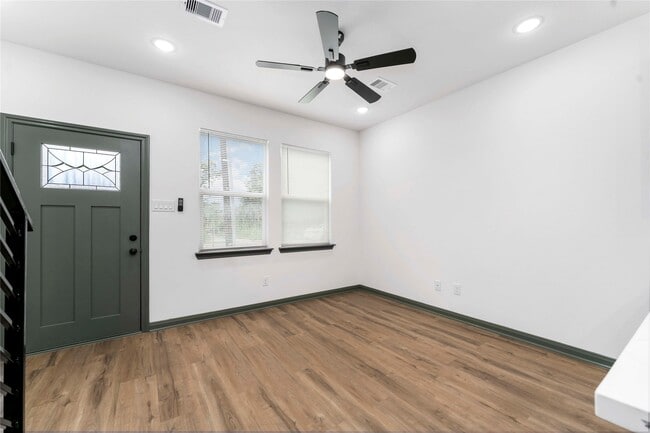 Building Photo - 7987 Chateau St