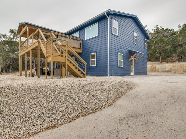 Building Photo - 268 White Oak Dr