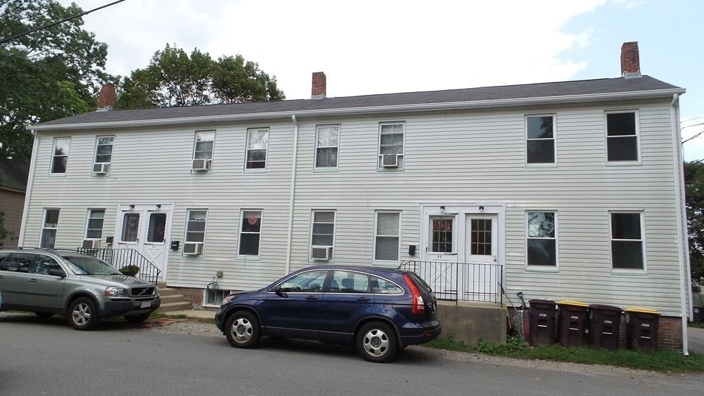 Primary Photo - 21 Common St