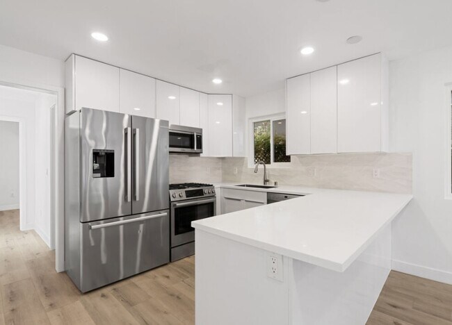 Foto del edificio - 1025 Pleasantview Ave