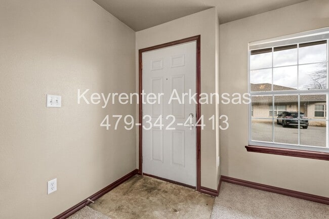 Building Photo - 1270 N Trinity Dr