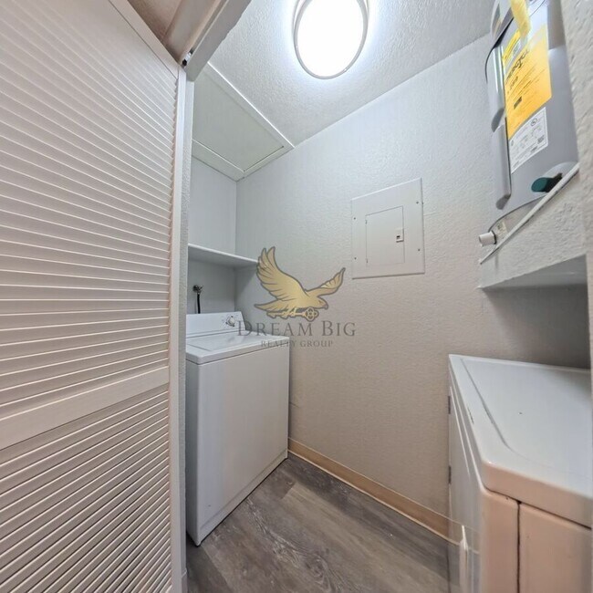 Foto del edificio - 8600 W Charleston Blvd