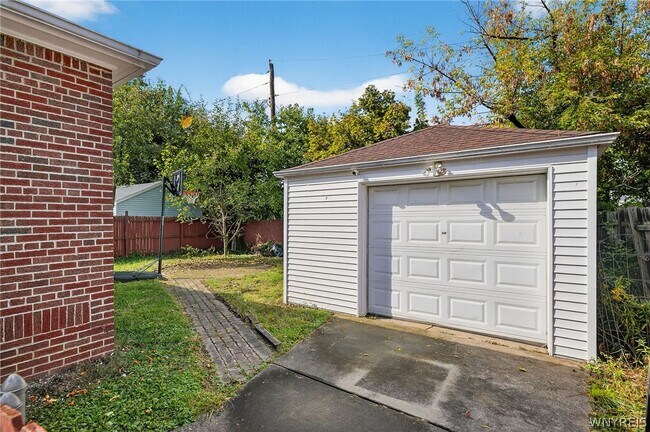 Foto del edificio - 116 Springville Ave