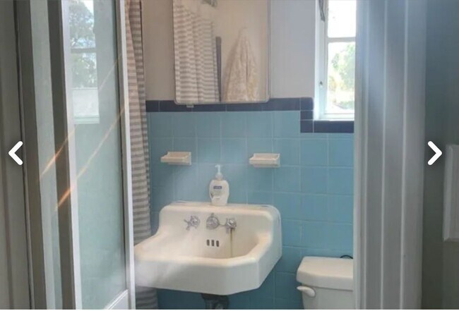 Baño con ducha - 4316 Beverly Ave
