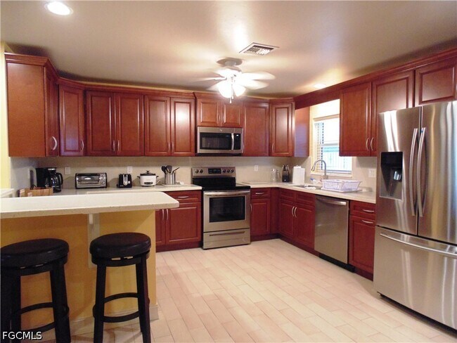 Foto del edificio - 1120 SE 33rd Terrace