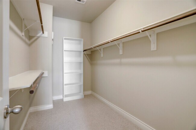 Foto del edificio - 9133 Creekstone Lake Dr