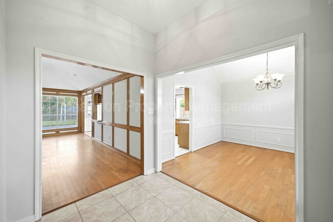 Foto del edificio - 15911 Moonrock Dr
