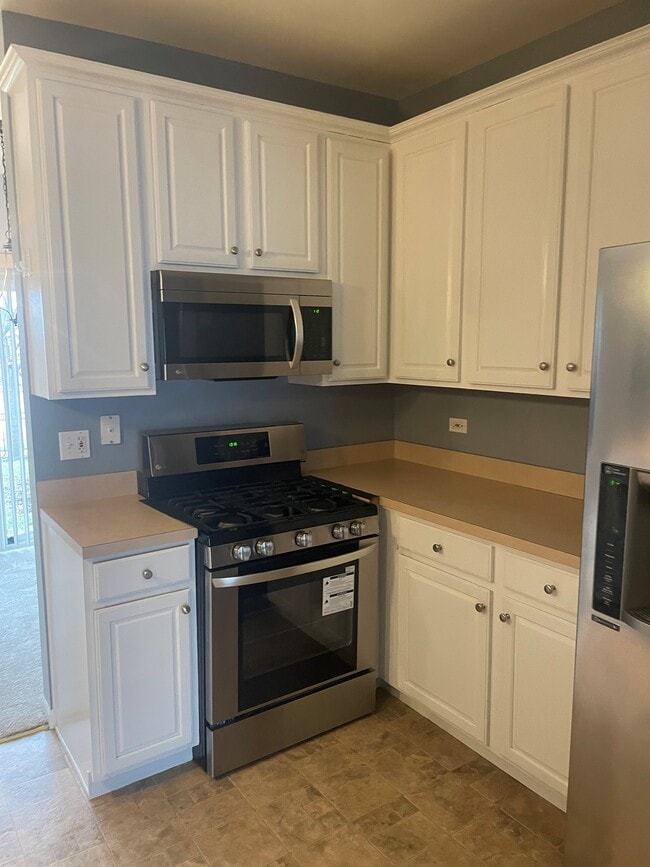 Building Photo - 4157 Blackstone Dr