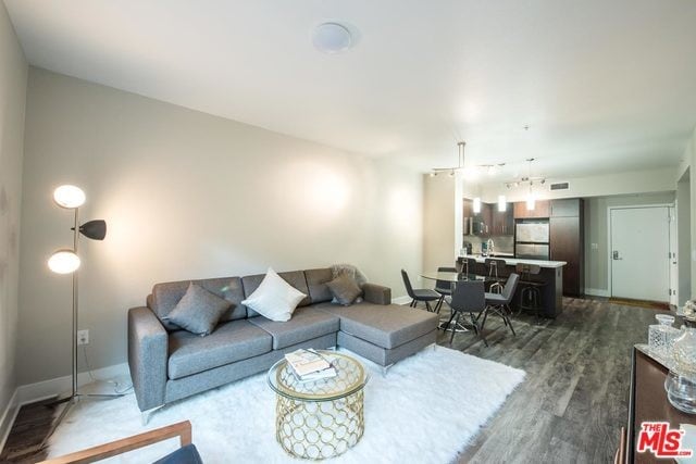 Foto del edificio - 1714 N McCadden Pl
