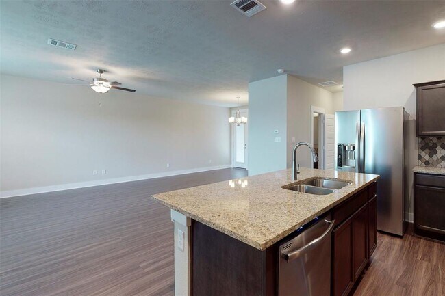 Building Photo - 2429 Chinook Way