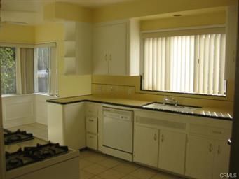 Foto del edificio - 28 S Golden W Ave