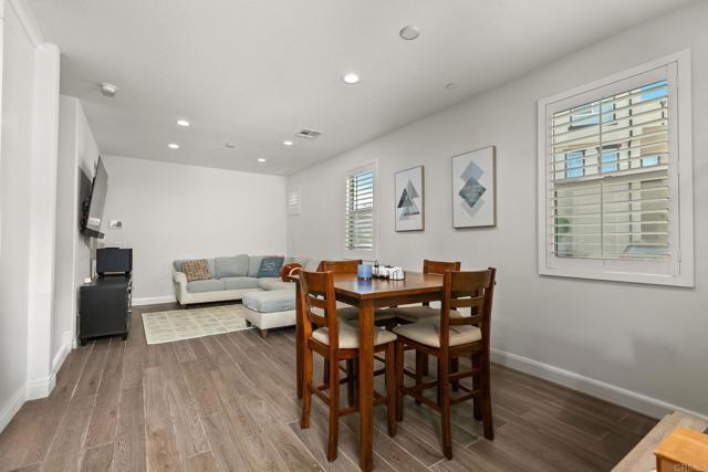 Foto del edificio - 2460 Solara Ln
