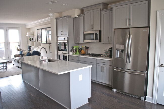 Gourmet kitchen - 3717 Ambrose Hills Rd