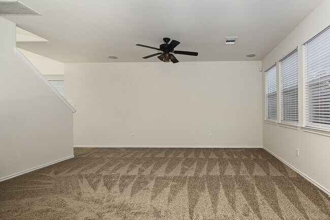 Foto del edificio - 102 Blue Creek Pl