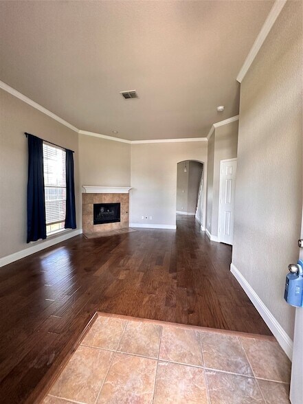 Foto del edificio - 7901 Whispering Tree Ln
