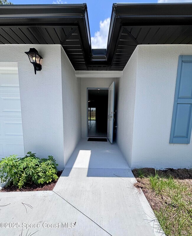 Foto del edificio - 3243 Hainsworth Ave SE