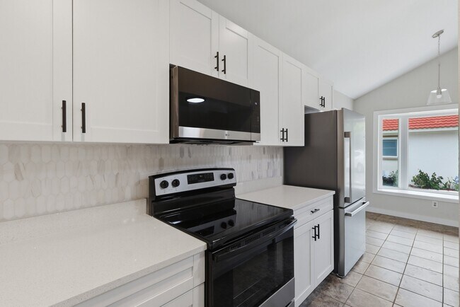 Foto del edificio - 3751 Mackenzie Ct