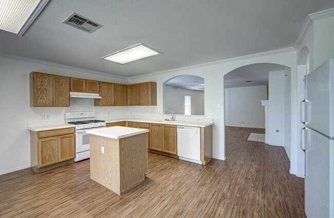 Building Photo - 207 Brentwood Dr