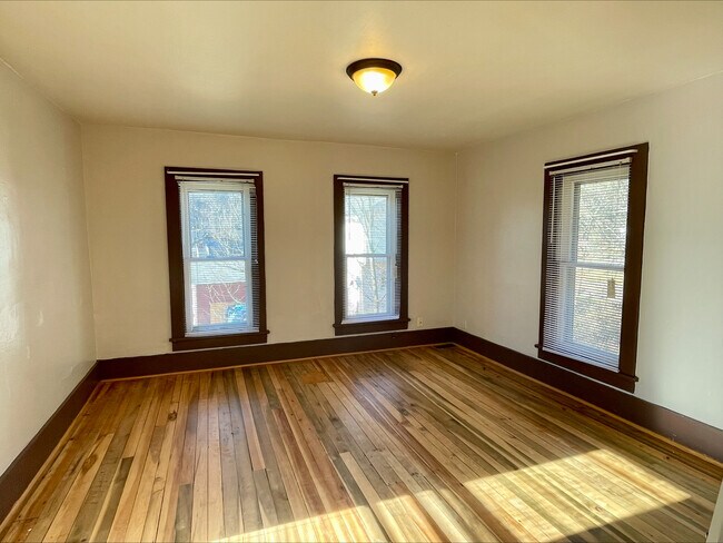 Foto del edificio - 646 Woodland St SW
